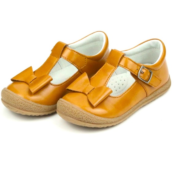 Girls L’AMOUR Emma Bow T-Strap Mary Jane- Camel brown. Size 1